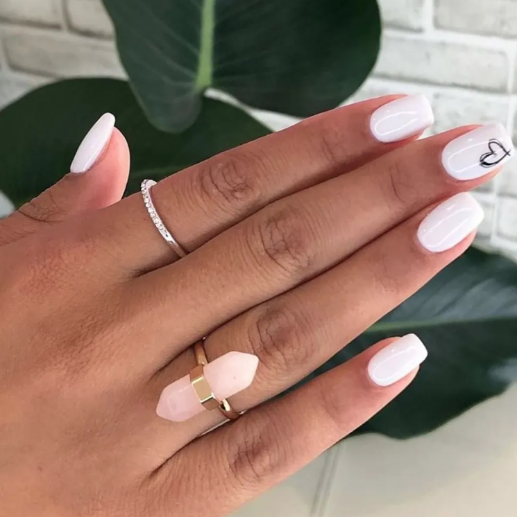 Valentine’s Day nails design